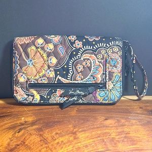 Vera Bradley - Kensington Pattern - Zip Arround Wristlet Wallet